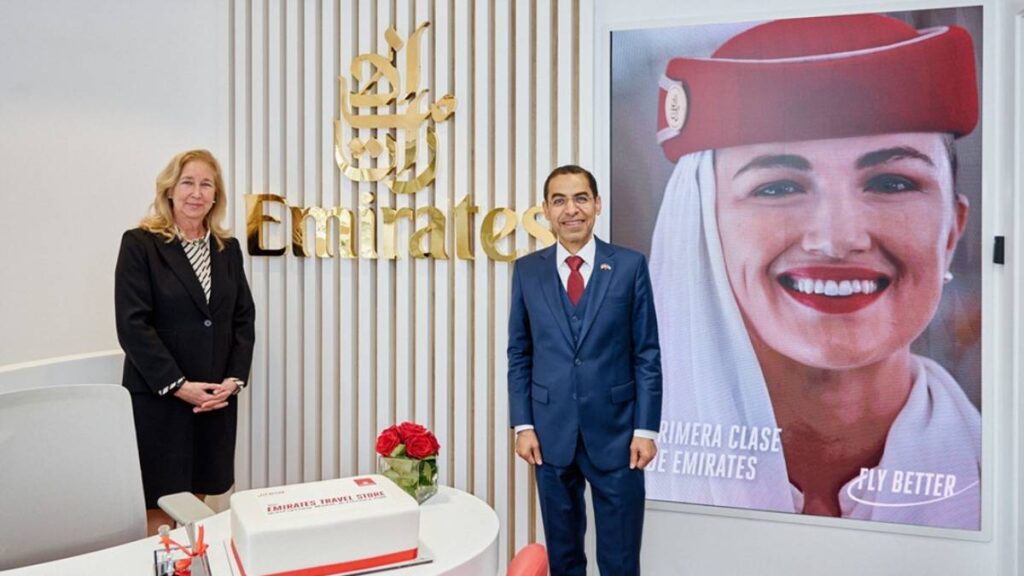 Emirates inaugura en Madrid su primera tienda de viajes en España