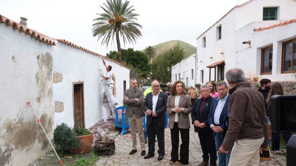 Canarias impulsa la preservación de sus Pueblos Más Bonitos con el primer convenio de este tipo en España