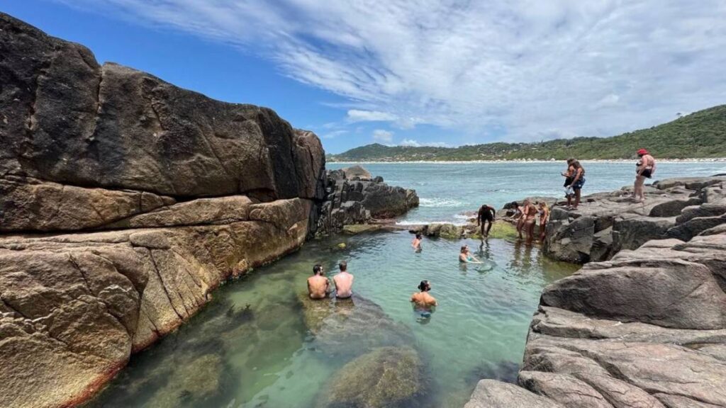 Del Chaltén a Praia do Rosa: los destinos estrella del verano recomendados por Florencia Zacagnino