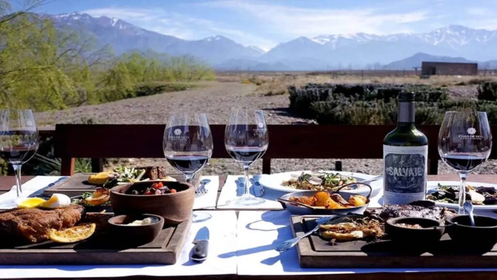 Sabores de Argentina: un recorrido turístico entre platos, vinos y tradiciones