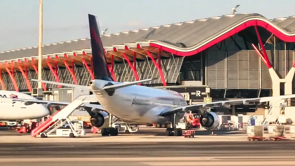 El tráfico aéreo en España crece pero muestra señales de desaceleración en 2026