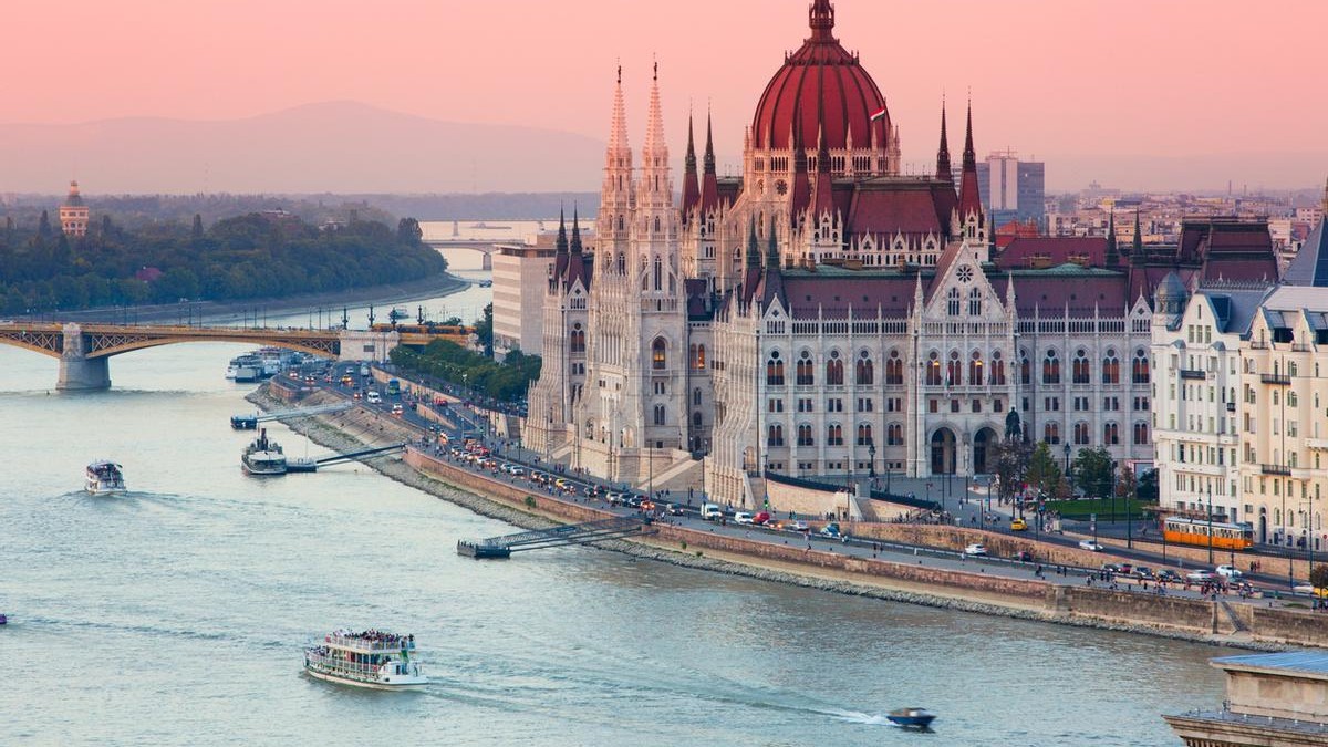 Crucero por el Danubio: el viaje fluvial que recorre Viena, Budapest y Bratislava en 8 días
