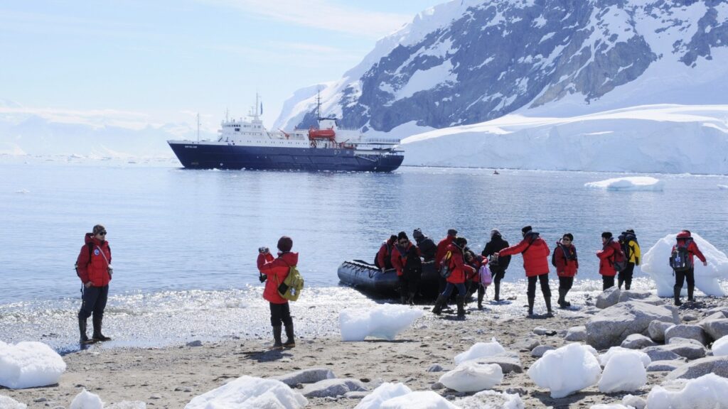 Antártida: cómo viajar, requisitos y todo lo que hay que saber antes de visitar el continente blanco
