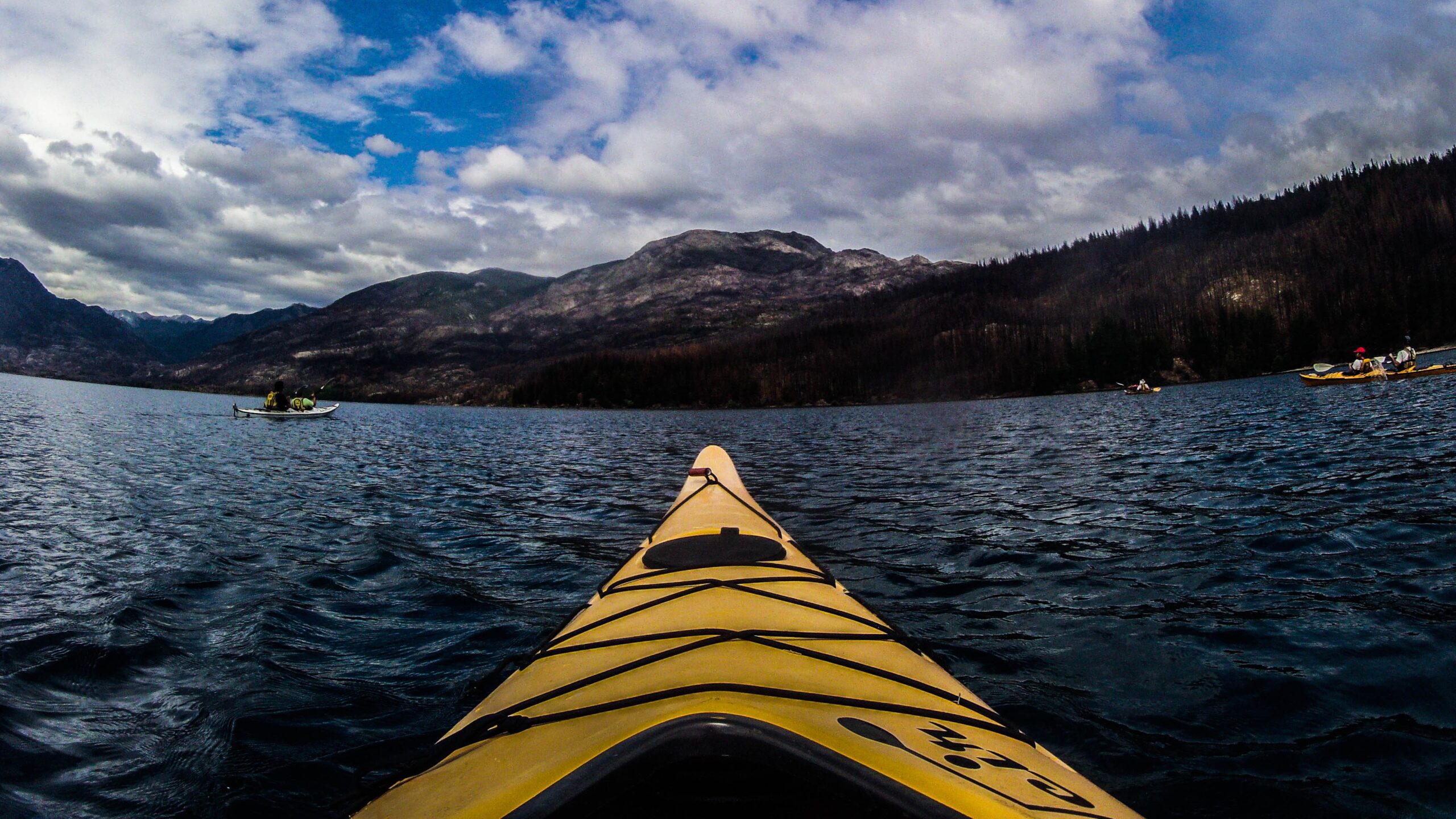 Lago Epuyén: el espejo de agua más cristalino de la Patagonia que sorprende por su pureza