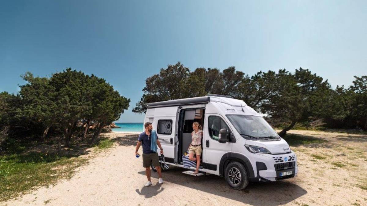 Valencia se convierte en capital del caravaning y celebra el turismo libre y nómada