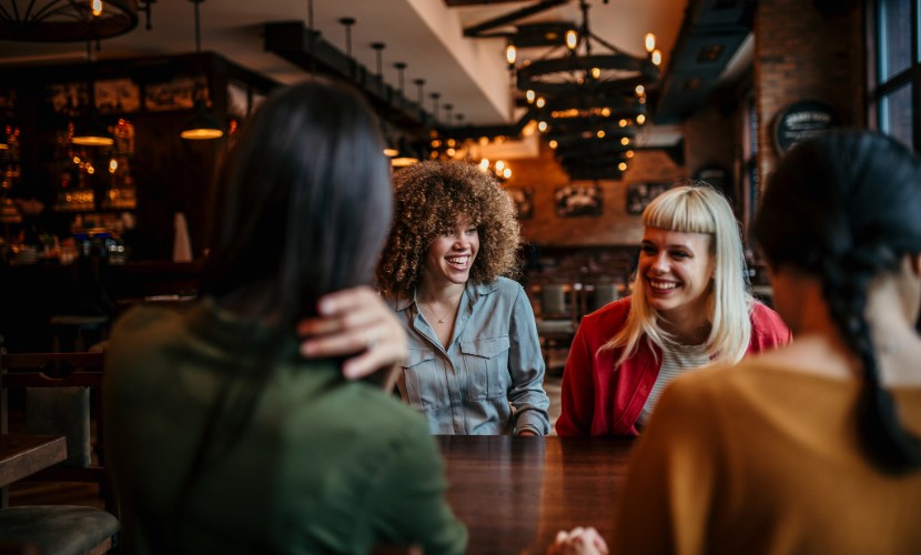 Reggaetón, salsa y bares latinos en Londres: una ruta nocturna para descubrir otra cara de la ciudad