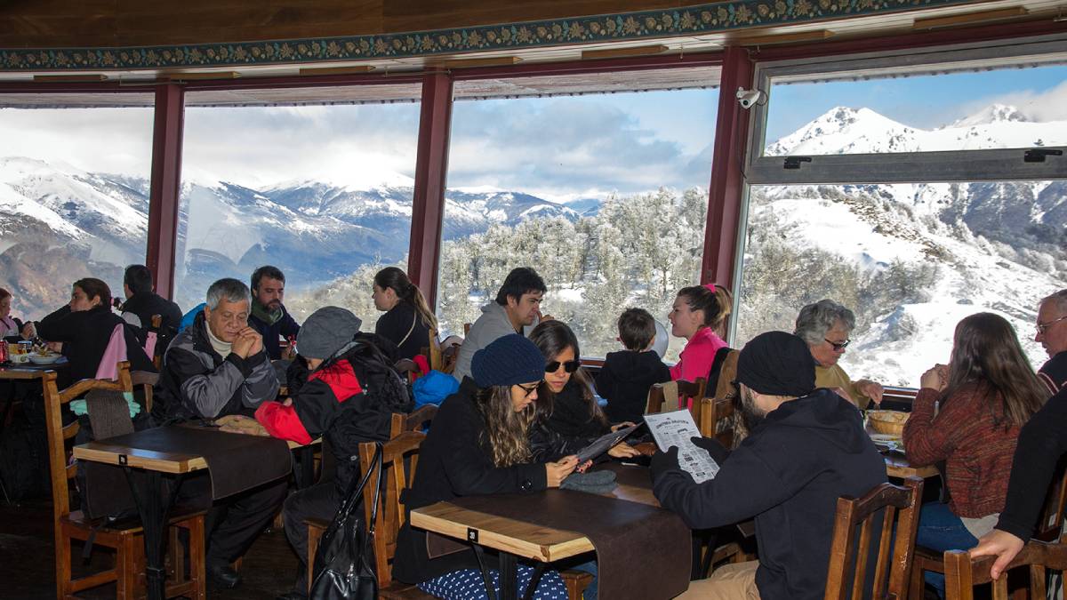 Bariloche: la confitería giratoria 360° que ofrece vistas únicas del Nahuel Huapi