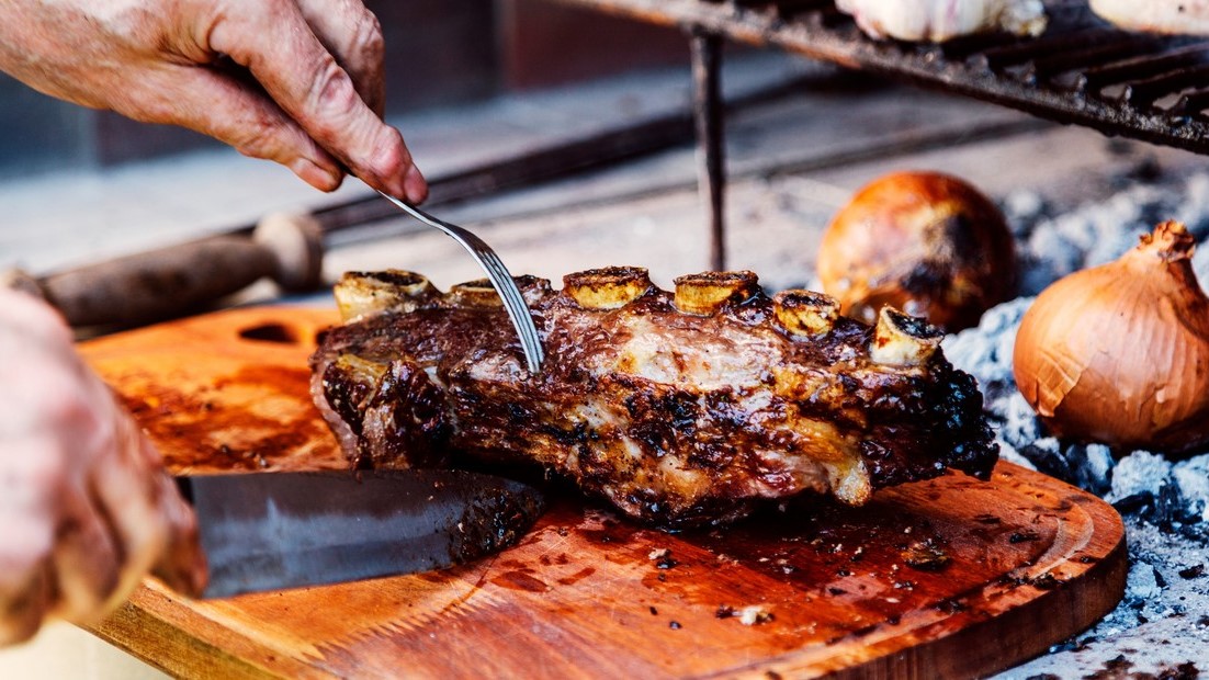 Los pueblos bonaerenses donde el asado se convierte en experiencia turística