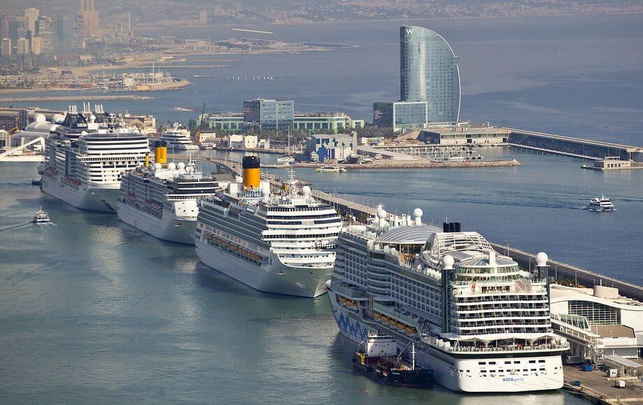 Barcelona endurece las tasas a cruceros de escala