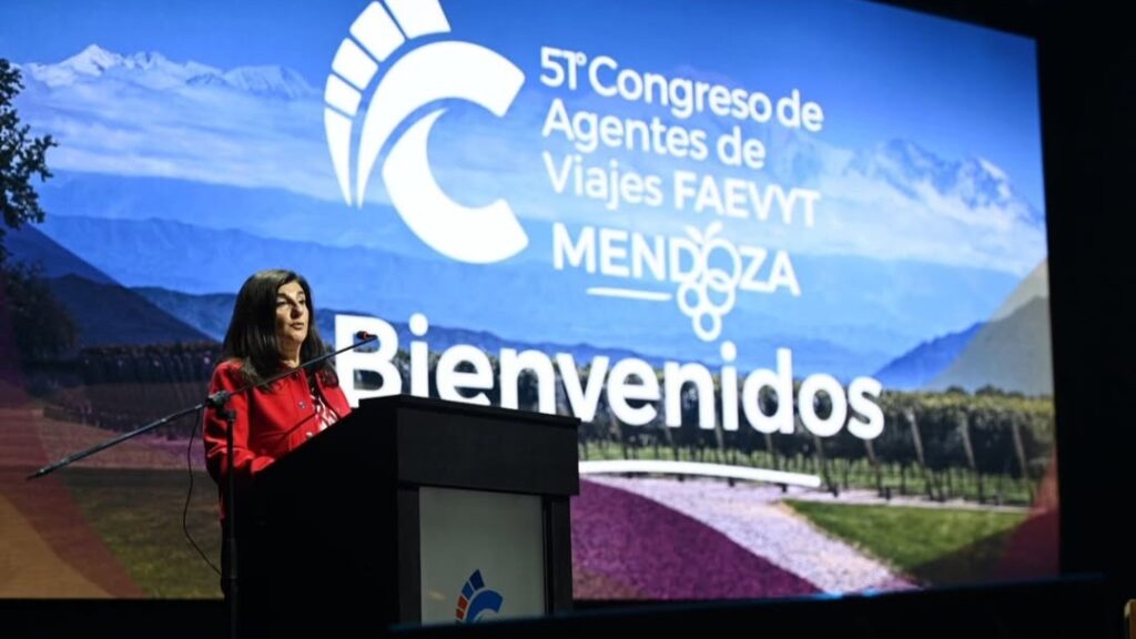 Gabriela Testa presento Mendoza y su potencial turístico integral en el 51° Congreso de Agentes de Viajes de FAEVYT