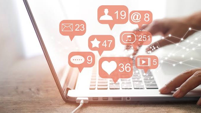 Hernán Couste presentó nuevas capacitaciones para potenciar el uso de la inteligencia artificial y las redes sociales en el turismo