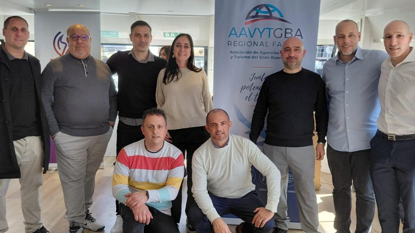 AAVYTGBA llevó el marketing para agencias de viajes a bordo de un catamarán
