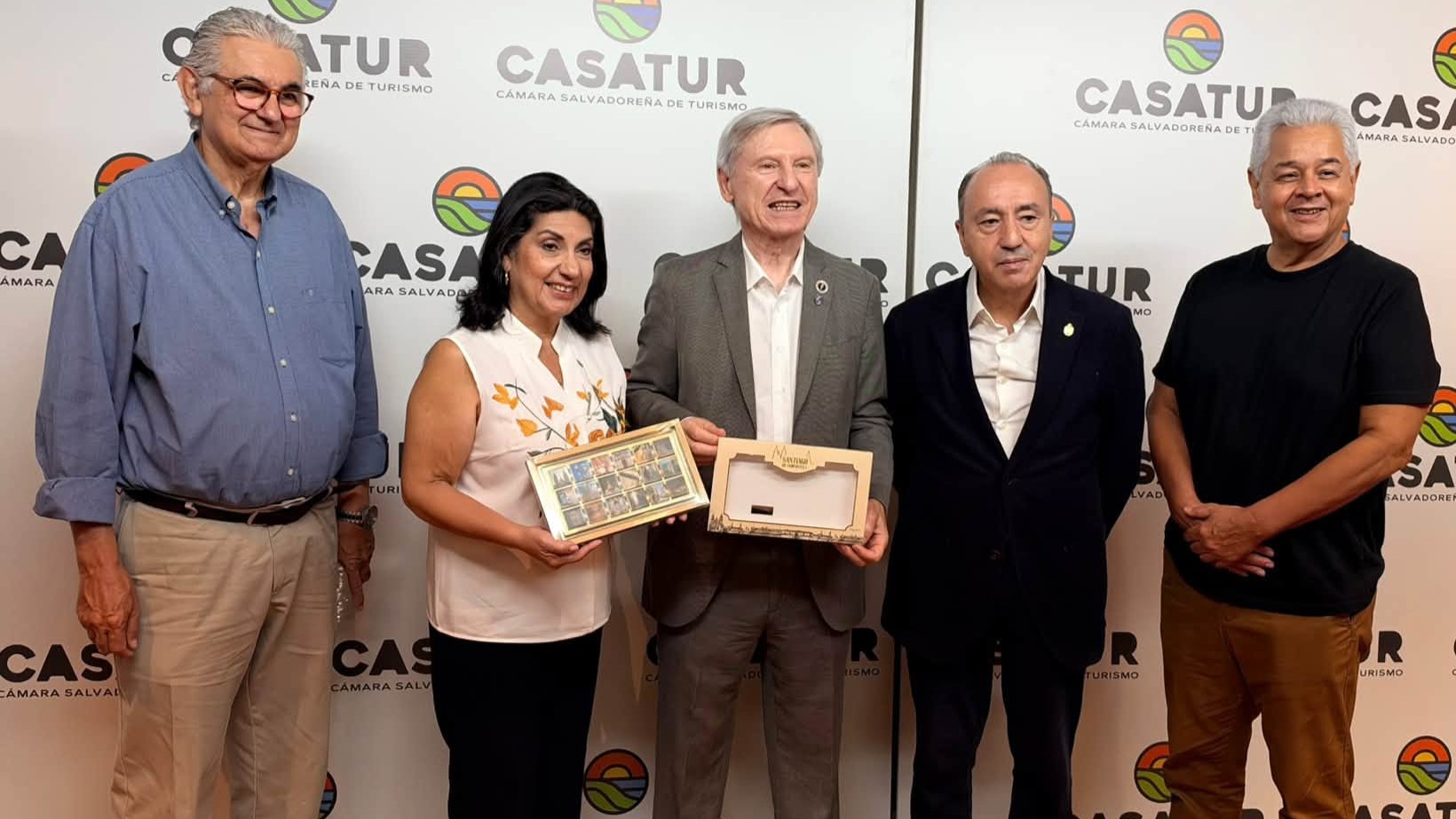 ASICOTUR presenta en El Salvador las rutas iniciáticas del Camino de Santiago