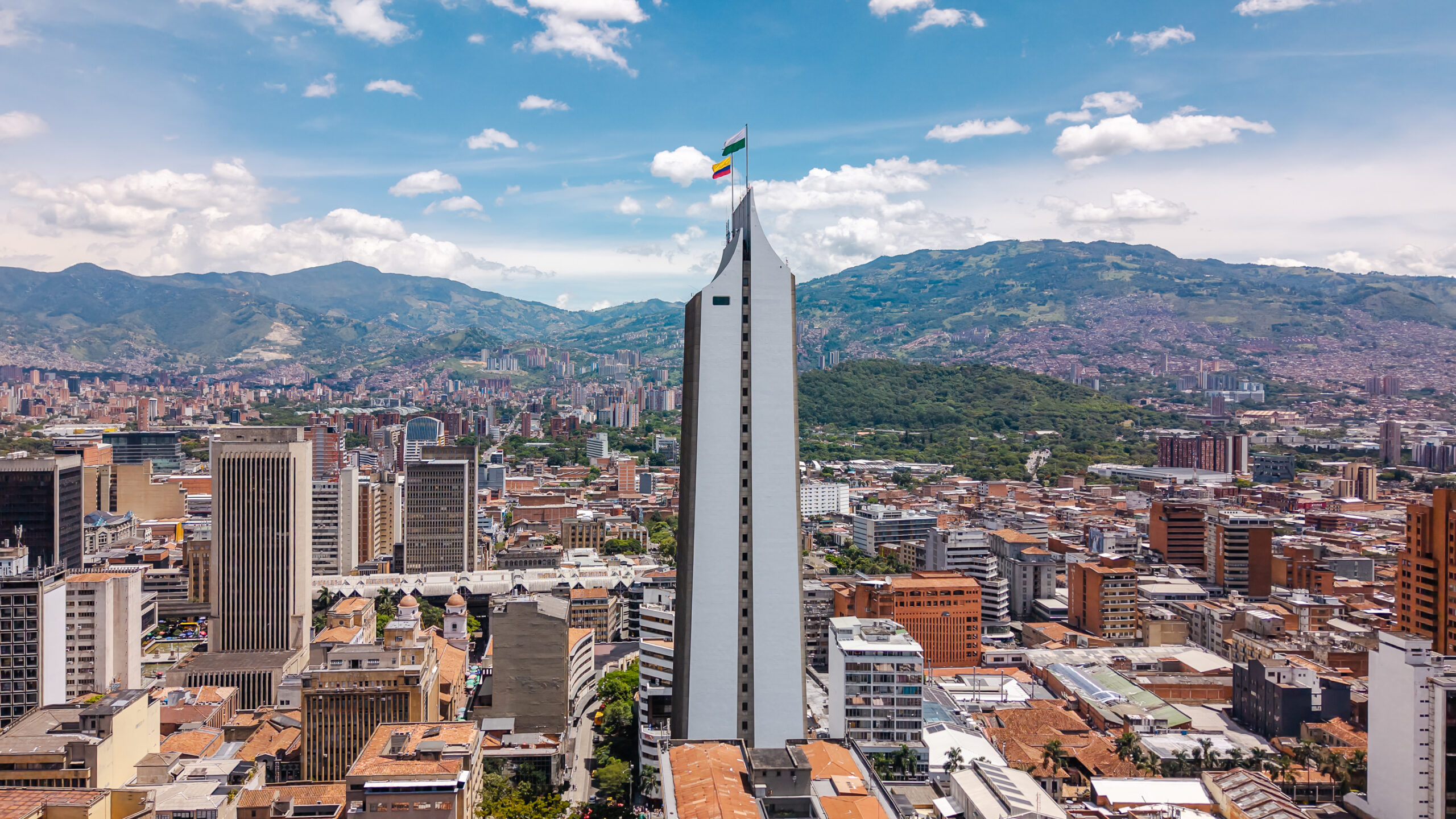 Medellín presentó en FIT 2026 una propuesta que combina ciudad, montaña y conexión con el Caribe